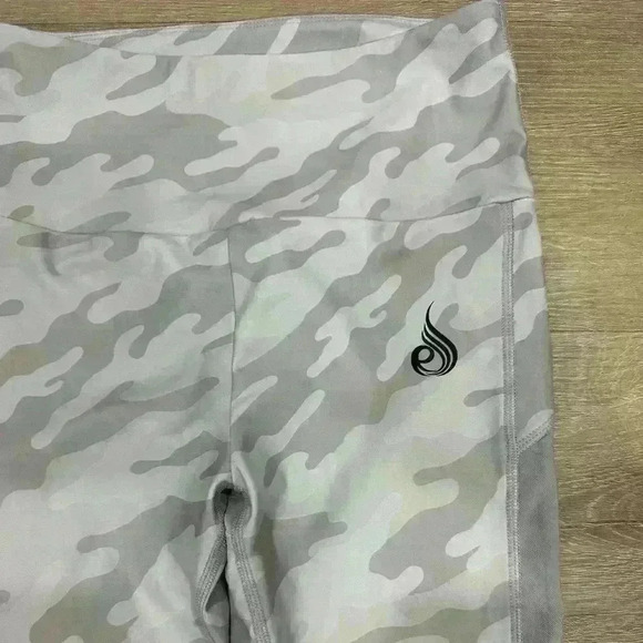 Ryderwear camo leggings size small - Picture 2 of 7
